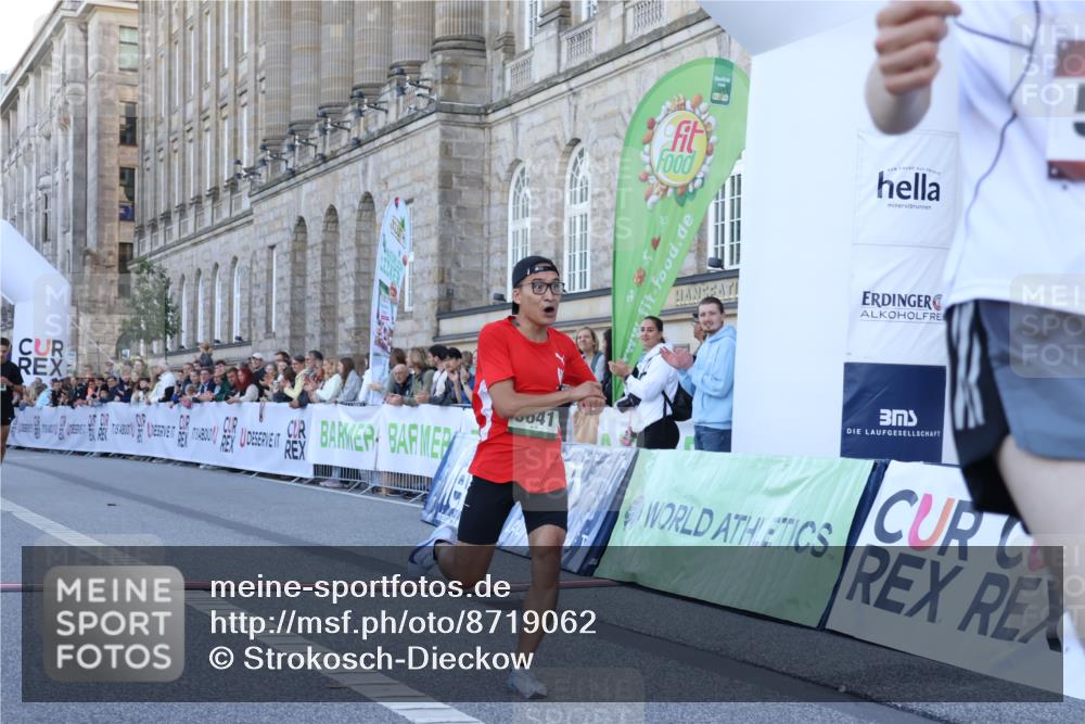 07.09.2025 - BARMER Alsterlauf Strokosch-Dieckow http://msf.ph/oto/8719062 07.09.2025 09:34:55 Ziel 3926, 4138, 4286, 4288, 5604, 5641, 8037 meine-sportfotos.de