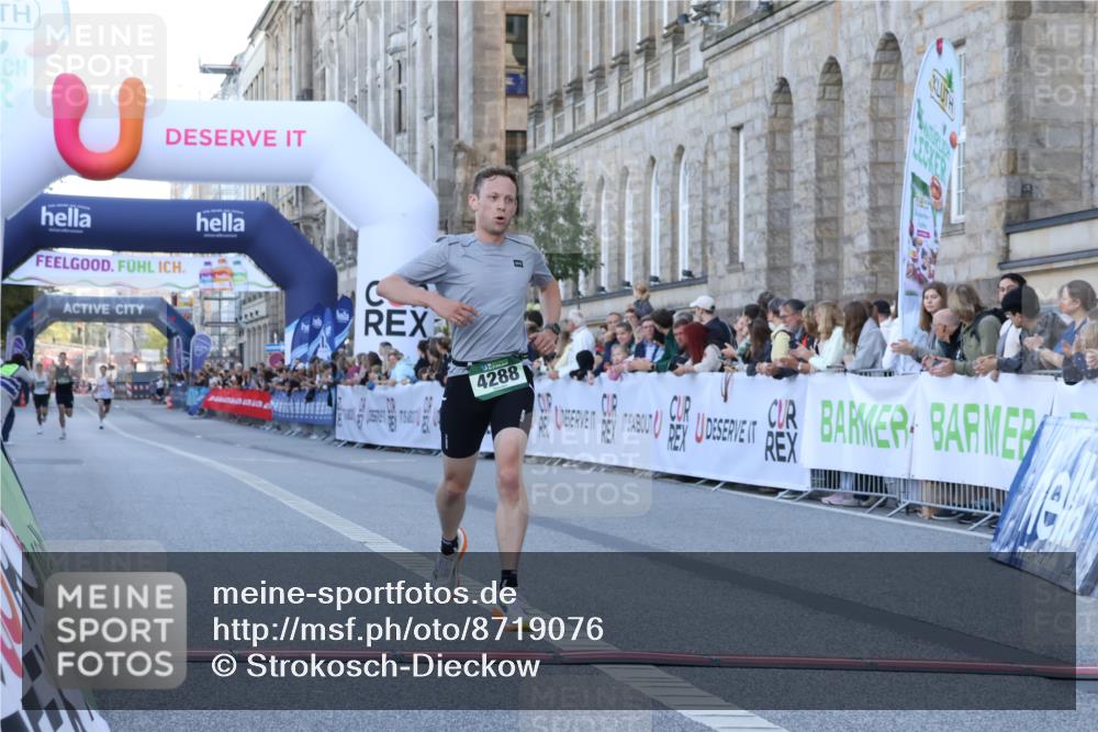 07.09.2025 - BARMER Alsterlauf Strokosch-Dieckow http://msf.ph/oto/8719076 07.09.2025 09:35:01 Ziel 4138, 4288, 8037 meine-sportfotos.de