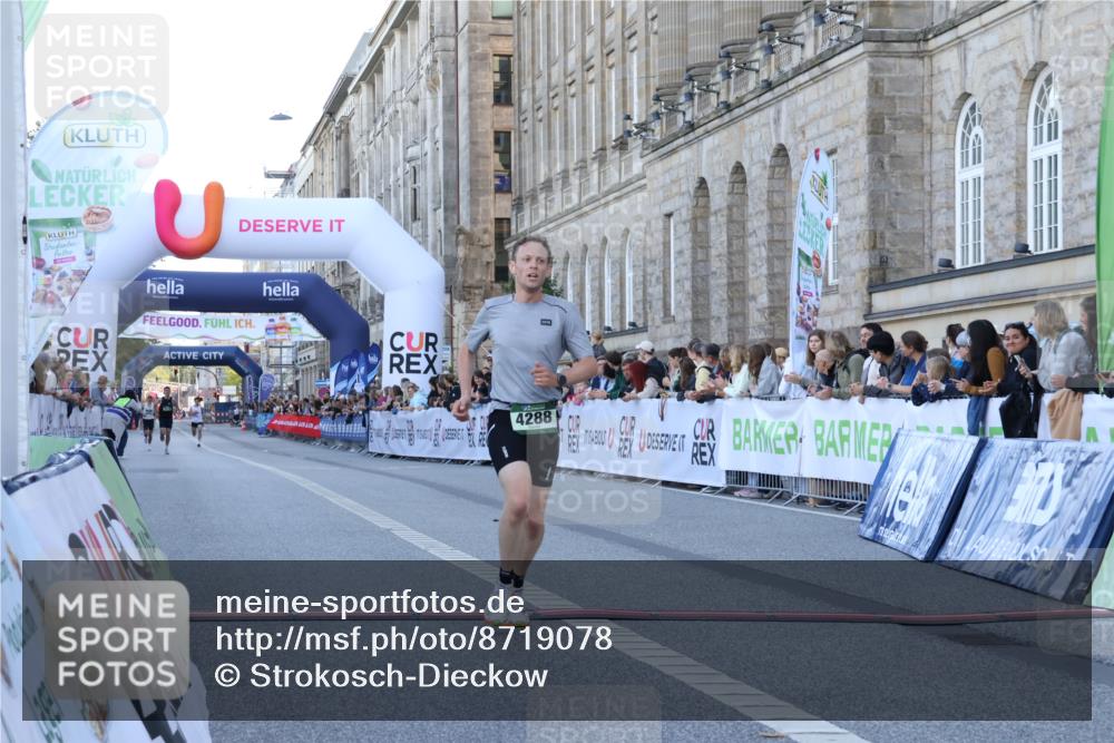 07.09.2025 - BARMER Alsterlauf Strokosch-Dieckow http://msf.ph/oto/8719078 07.09.2025 09:35:01 Ziel 4138, 4288, 8037 meine-sportfotos.de