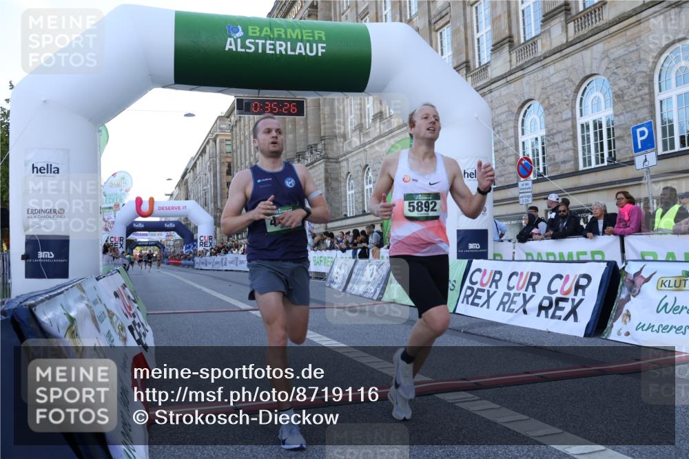 07.09.2025 - BARMER Alsterlauf Strokosch-Dieckow http://msf.ph/oto/8719116 07.09.2025 09:35:24 Ziel 4470, 5892, 8081 meine-sportfotos.de
