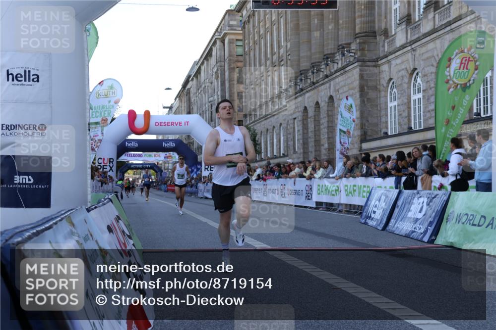 07.09.2025 - BARMER Alsterlauf Strokosch-Dieckow http://msf.ph/oto/8719154 07.09.2025 09:35:53 Ziel 4252, 5148, 5203 meine-sportfotos.de