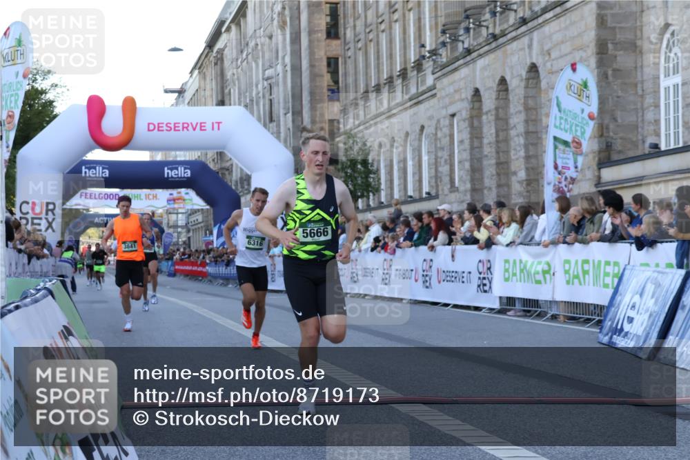 07.09.2025 - BARMER Alsterlauf Strokosch-Dieckow http://msf.ph/oto/8719173 07.09.2025 09:36:04 Ziel 3841, 4252, 5206, 5532, 5666, 6316, 8008 meine-sportfotos.de
