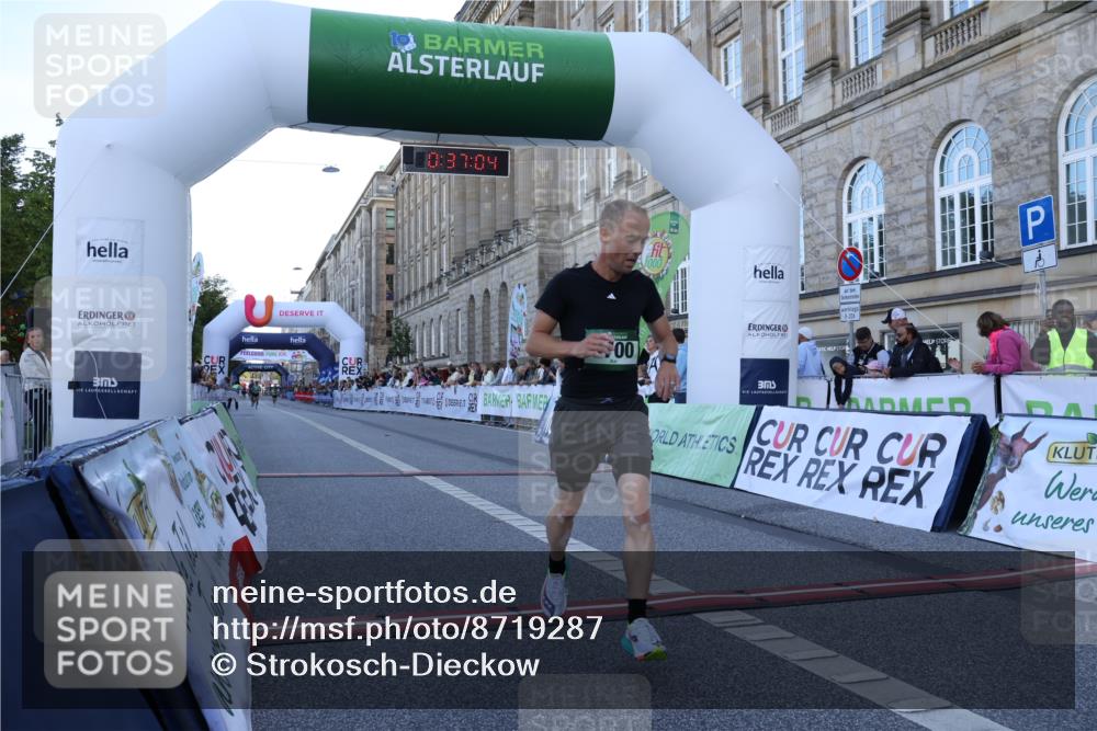 07.09.2025 - BARMER Alsterlauf Strokosch-Dieckow http://msf.ph/oto/8719287 07.09.2025 09:37:02 Ziel 3418, 5046, 5066, 5700 meine-sportfotos.de