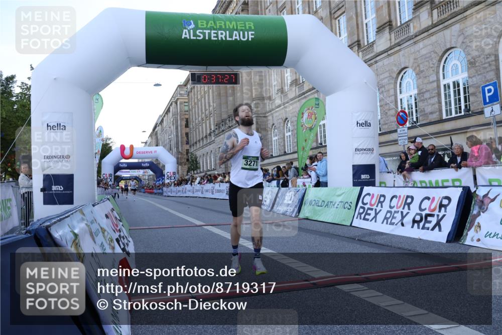 07.09.2025 - BARMER Alsterlauf Strokosch-Dieckow http://msf.ph/oto/8719317 07.09.2025 09:37:26 Ziel 3271, 4253, 5370, 6128 meine-sportfotos.de