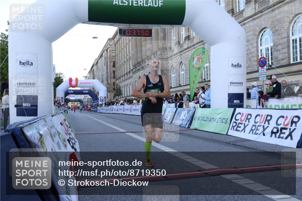 07.09.2025 - BARMER Alsterlauf Strokosch-Dieckow http://msf.ph/oto/8719350 07.09.2025 09:37:48 Ziel 8077, 8221 meine-sportfotos.de
