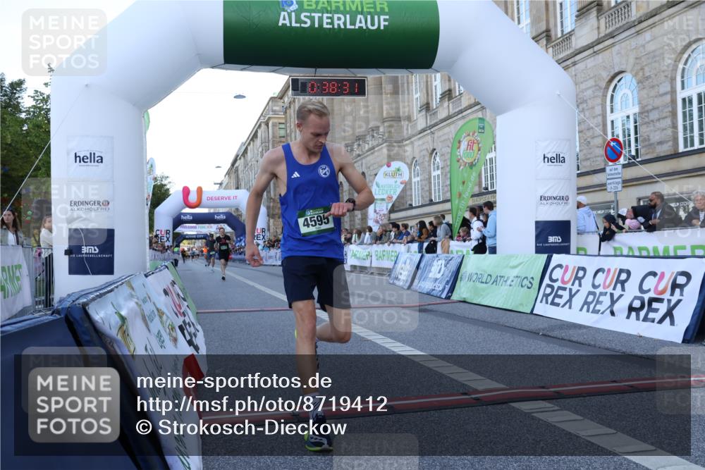 07.09.2025 - BARMER Alsterlauf Strokosch-Dieckow http://msf.ph/oto/8719412 07.09.2025 09:38:29 Ziel 2663, 4312, 4595, 4800, 4997, 6024 meine-sportfotos.de
