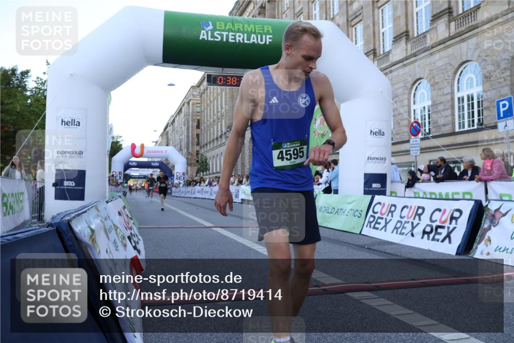 07.09.2025 - BARMER Alsterlauf Strokosch-Dieckow http://msf.ph/oto/8719414 07.09.2025 09:38:30 Ziel 2663, 4312, 4595, 5157, 6024 meine-sportfotos.de