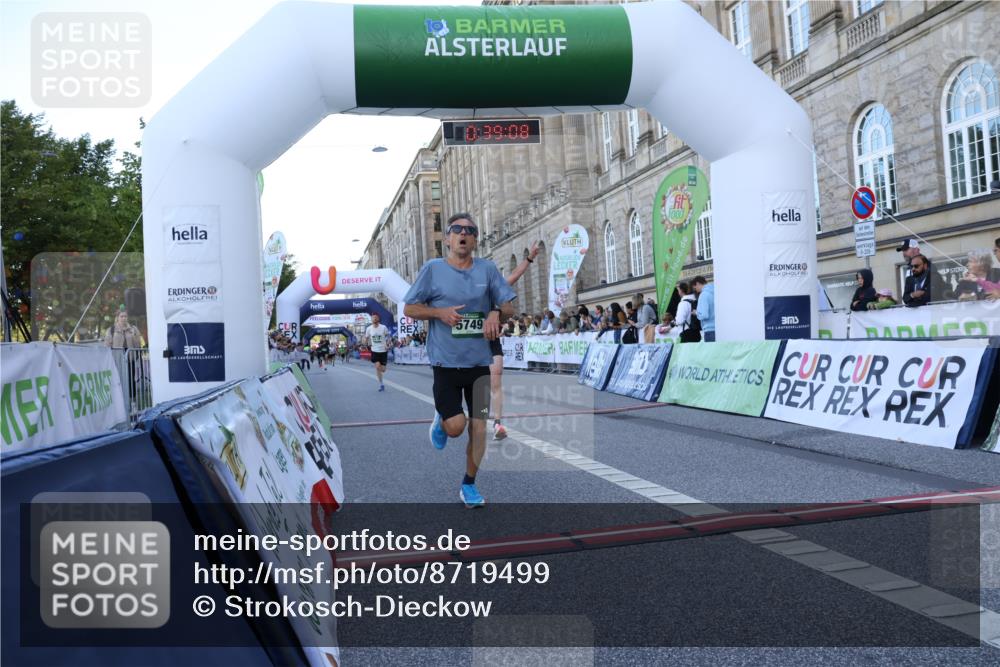 07.09.2025 - BARMER Alsterlauf Strokosch-Dieckow http://msf.ph/oto/8719499 07.09.2025 09:39:06 Ziel 2238, 4040, 5749, 8218 meine-sportfotos.de