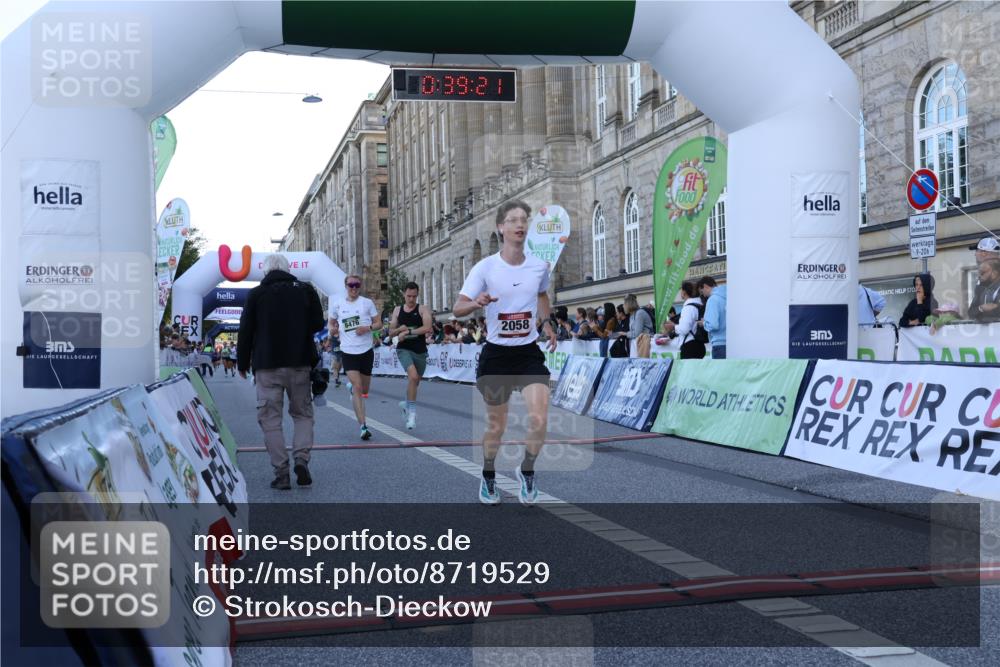 07.09.2025 - BARMER Alsterlauf Strokosch-Dieckow http://msf.ph/oto/8719529 07.09.2025 09:39:20 Ziel 2058, 3124, 3380, 3670, 4037, 4526, 4627, 4695, 5995, 6172, 8247, 8343, 8476 meine-sportfotos.de