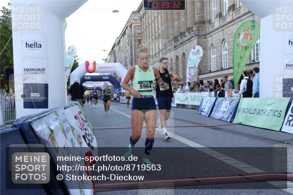 07.09.2025 - BARMER Alsterlauf Strokosch-Dieckow http://msf.ph/oto/8719563 07.09.2025 09:39:31 Ziel 2083, 3633, 3670, 4676, 4695, 5790, 5964, 5965, 6209, 6308 meine-sportfotos.de