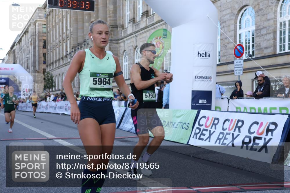 07.09.2025 - BARMER Alsterlauf Strokosch-Dieckow http://msf.ph/oto/8719565 07.09.2025 09:39:31 Ziel 2083, 3633, 3670, 4676, 4695, 5790, 5964, 5965, 6209, 6308 meine-sportfotos.de