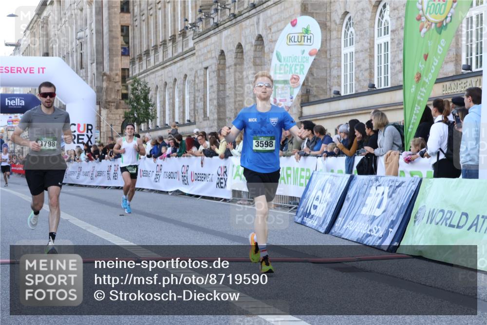 07.09.2025 - BARMER Alsterlauf Strokosch-Dieckow http://msf.ph/oto/8719590 07.09.2025 09:39:41 Ziel 3598, 3633, 3999, 4521, 4798, 5080, 5209, 5687, 6209 meine-sportfotos.de