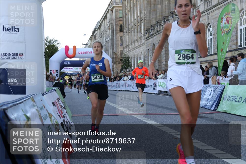 07.09.2025 - BARMER Alsterlauf Strokosch-Dieckow http://msf.ph/oto/8719637 07.09.2025 09:40:02 Ziel 2401, 2566, 2964, 3180, 3701, 3753, 5436, 5440 meine-sportfotos.de