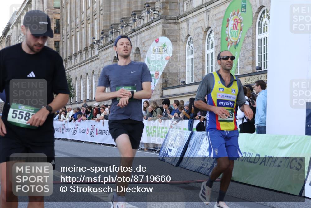 07.09.2025 - BARMER Alsterlauf Strokosch-Dieckow http://msf.ph/oto/8719660 07.09.2025 09:40:11 Ziel 2309, 2401, 2658, 3701, 4639, 5057, 5582, 5863 meine-sportfotos.de
