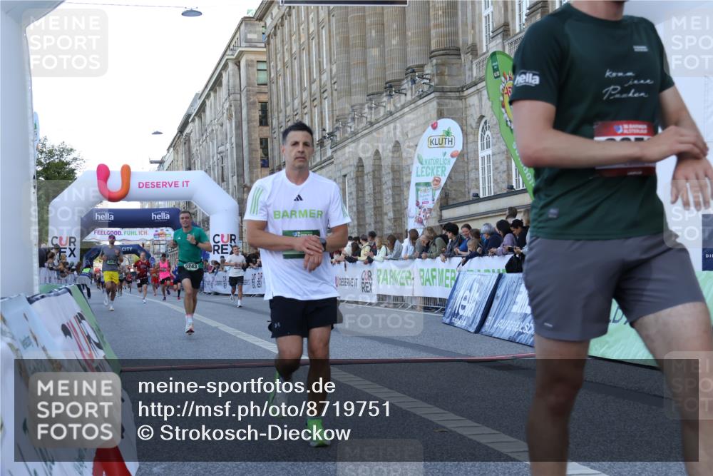 07.09.2025 - BARMER Alsterlauf Strokosch-Dieckow http://msf.ph/oto/8719751 07.09.2025 09:40:51 Ziel 2017, 2358, 2914, 3673, 3979, 4005, 5243, 6040, 8173, 8337 meine-sportfotos.de