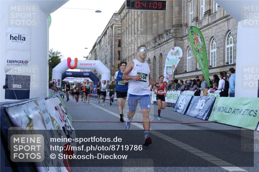 07.09.2025 - BARMER Alsterlauf Strokosch-Dieckow http://msf.ph/oto/8719786 07.09.2025 09:41:08 Ziel 2583, 2677, 4305, 4307, 4498, 5210, 5392, 5528, 6104, 6307, 8424, 8435, 8455 meine-sportfotos.de