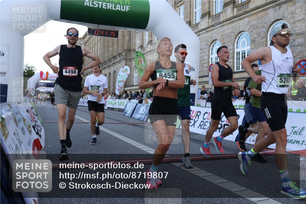 07.09.2025 - BARMER Alsterlauf Strokosch-Dieckow http://msf.ph/oto/8719807 07.09.2025 09:41:13 Ziel 2583, 2677, 4305, 4307, 4498, 5210, 5392, 5528, 6307, 8232, 8435, 8455 meine-sportfotos.de