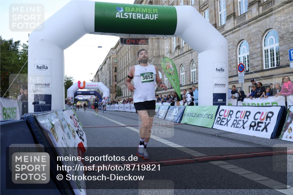 07.09.2025 - BARMER Alsterlauf Strokosch-Dieckow http://msf.ph/oto/8719821 07.09.2025 09:41:24 Ziel 3097, 3516, 3852, 4692 meine-sportfotos.de