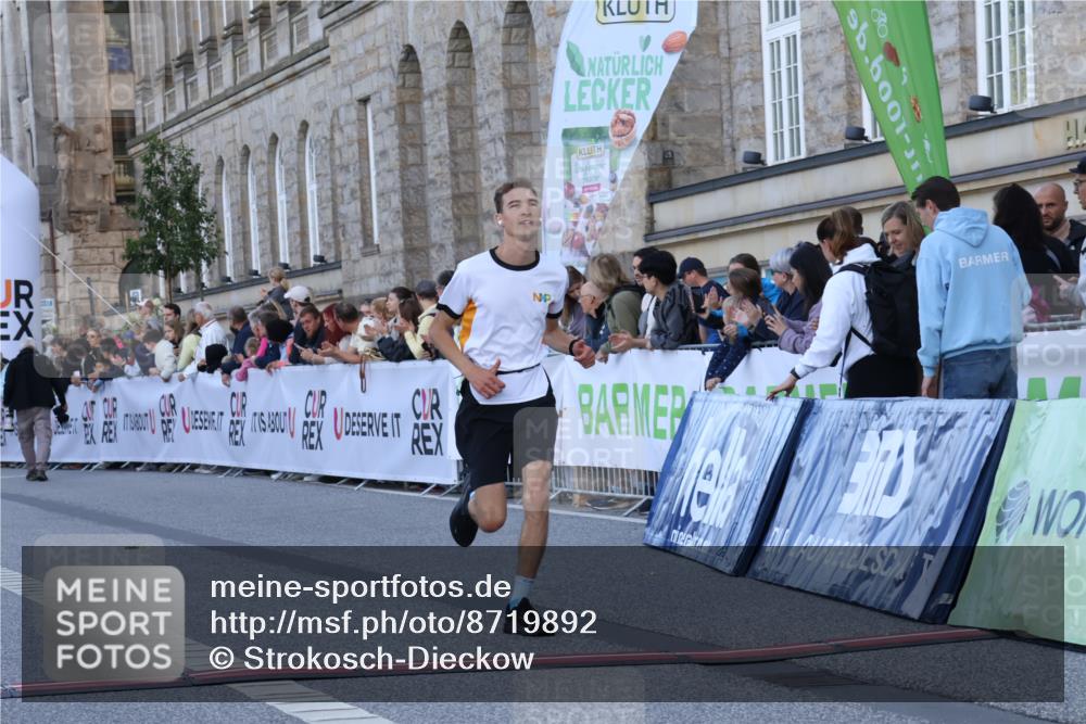07.09.2025 - BARMER Alsterlauf Strokosch-Dieckow http://msf.ph/oto/8719892 07.09.2025 09:42:05 Ziel 2106, 2250, 3163, 4383, 4665, 5149, 6139 meine-sportfotos.de