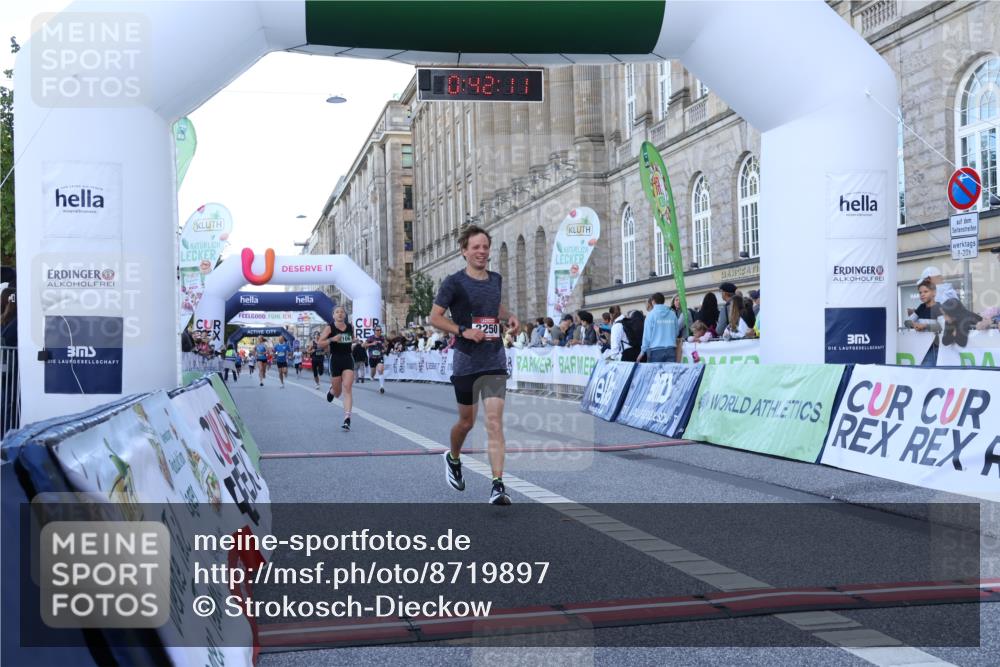 07.09.2025 - BARMER Alsterlauf Strokosch-Dieckow http://msf.ph/oto/8719897 07.09.2025 09:42:10 Ziel 2106, 2250, 3405, 4383, 4687, 5583, 5828 meine-sportfotos.de
