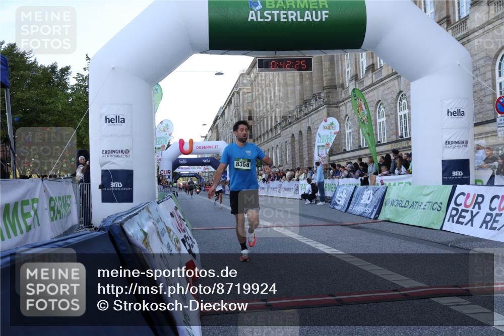 07.09.2025 - BARMER Alsterlauf Strokosch-Dieckow http://msf.ph/oto/8719924 07.09.2025 09:42:24 Ziel 6013, 6066, 8025, 8358, 8389 meine-sportfotos.de
