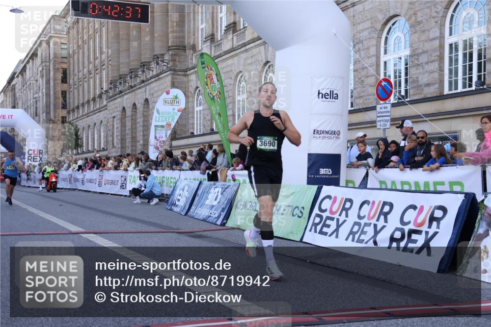 07.09.2025 - BARMER Alsterlauf Strokosch-Dieckow http://msf.ph/oto/8719942 07.09.2025 09:42:35 Ziel 3690, 3924, 5120, 5763, 8025, 8389 meine-sportfotos.de