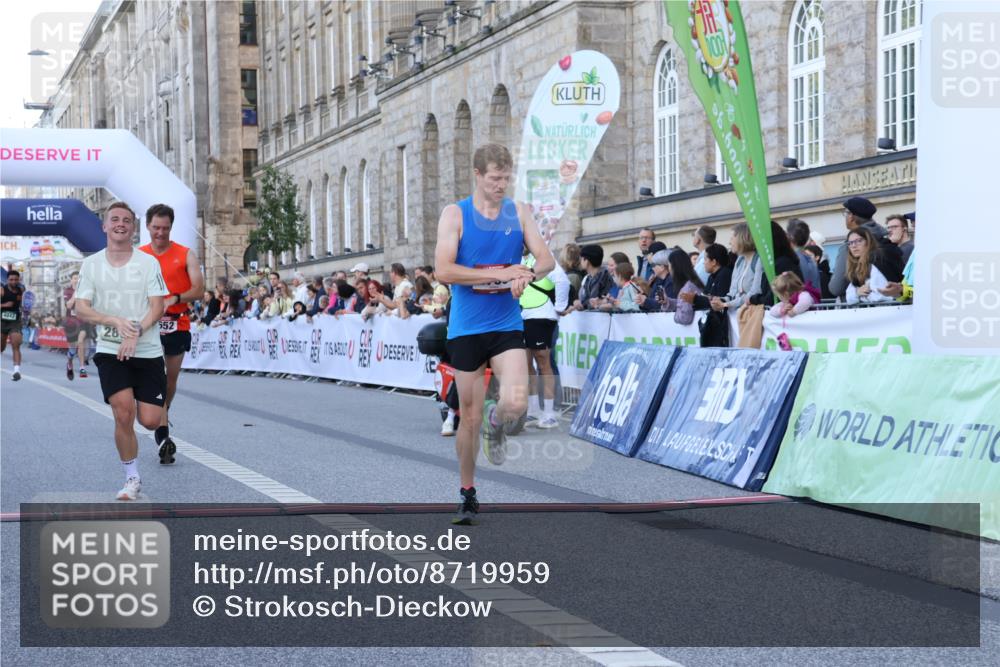 07.09.2025 - BARMER Alsterlauf Strokosch-Dieckow http://msf.ph/oto/8719959 07.09.2025 09:42:46 Ziel 2799, 2871, 3074, 4042, 4652 meine-sportfotos.de