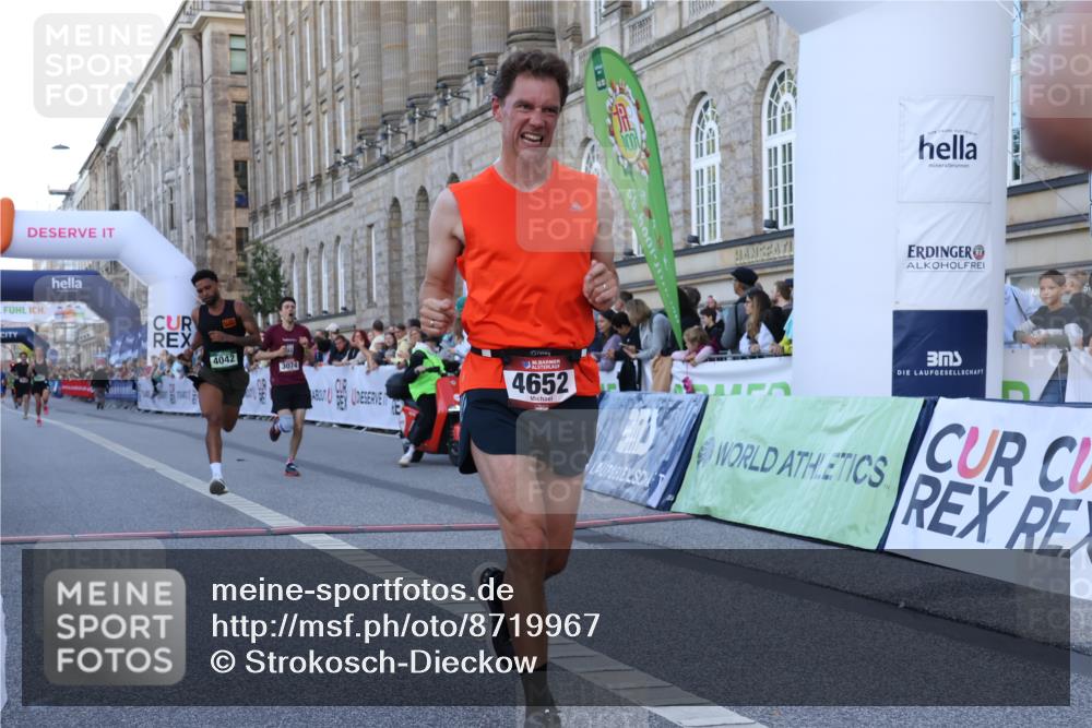 07.09.2025 - BARMER Alsterlauf Strokosch-Dieckow http://msf.ph/oto/8719967 07.09.2025 09:42:49 Ziel 2799, 2871, 3074, 3561, 4042, 4652, 6335 meine-sportfotos.de