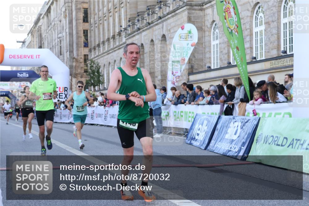 07.09.2025 - BARMER Alsterlauf Strokosch-Dieckow http://msf.ph/oto/8720032 07.09.2025 09:43:28 Ziel 2176, 4146, 4963, 5192, 8270 meine-sportfotos.de