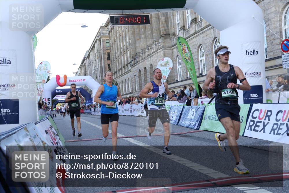 07.09.2025 - BARMER Alsterlauf Strokosch-Dieckow http://msf.ph/oto/8720101 07.09.2025 09:44:00 Ziel 2191, 4022, 4140, 5421, 5467, 6250, 8136, 8139 meine-sportfotos.de