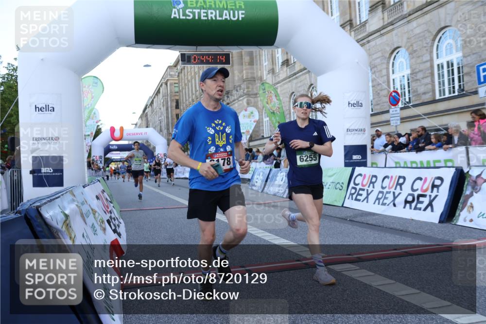 07.09.2025 - BARMER Alsterlauf Strokosch-Dieckow http://msf.ph/oto/8720129 07.09.2025 09:44:13 Ziel 2409, 2699, 3480, 5264, 6020, 6051, 6178, 6255, 8040, 8113, 8364 meine-sportfotos.de
