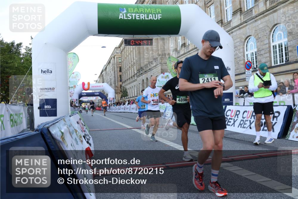 07.09.2025 - BARMER Alsterlauf Strokosch-Dieckow http://msf.ph/oto/8720215 07.09.2025 09:44:40 Ziel 2411, 2785, 3458, 3638, 4896, 5983, 6120, 8154 meine-sportfotos.de