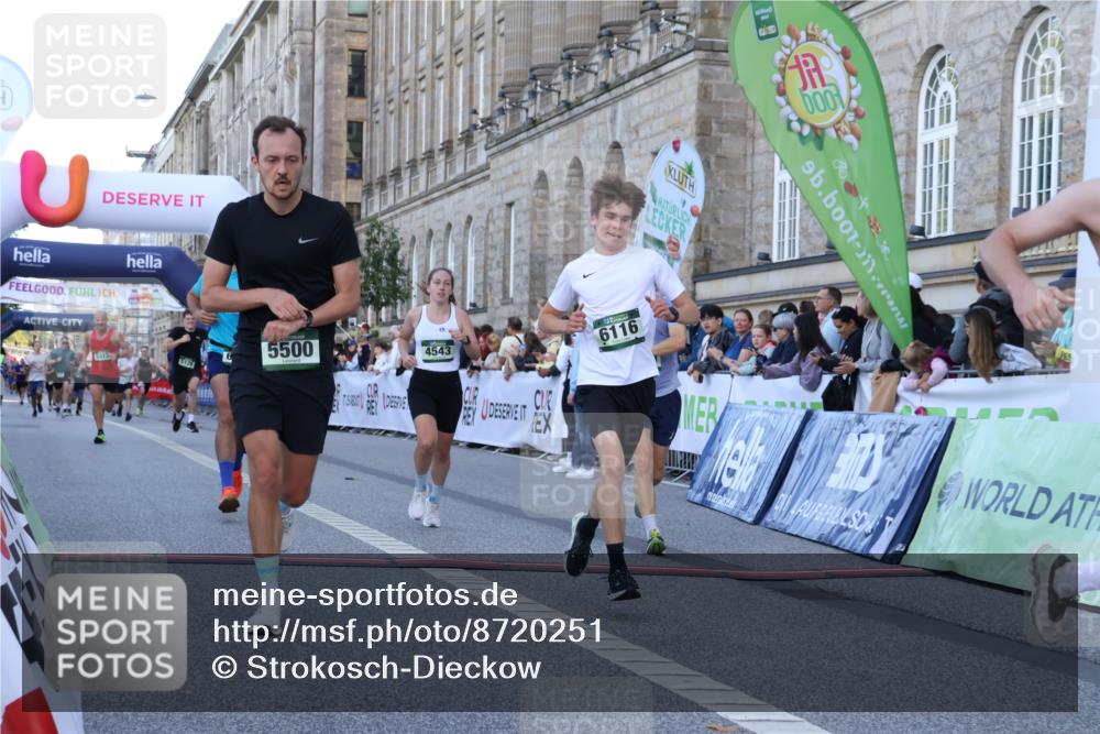 07.09.2025 - BARMER Alsterlauf Strokosch-Dieckow http://msf.ph/oto/8720251 07.09.2025 09:44:58 Ziel 2340, 2389, 2561, 3702, 4543, 4599, 5126, 5500, 5913, 6006, 6116, 6204 meine-sportfotos.de