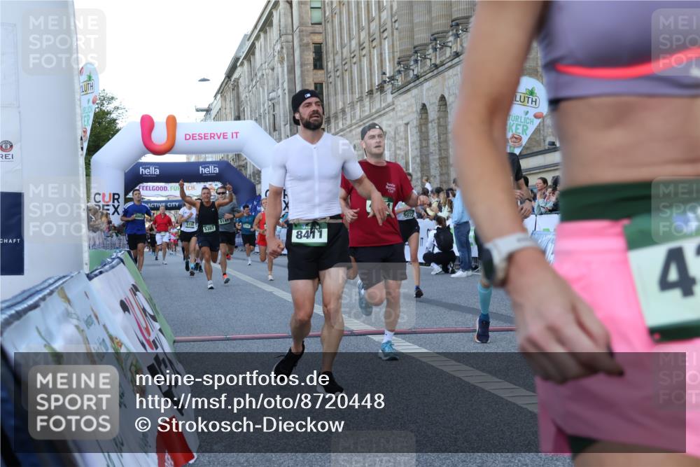 07.09.2025 - BARMER Alsterlauf Strokosch-Dieckow http://msf.ph/oto/8720448 07.09.2025 09:46:35 Ziel 2178, 2258, 2404, 2546, 2721, 2792, 3146, 3788, 4134, 4274, 4281, 4357, 4358, 4484, 4865, 5141, 5150, 5373, 5387, 5451, 5724, 6072, 6166, 8191, 8347, 8411 meine-sportfotos.de