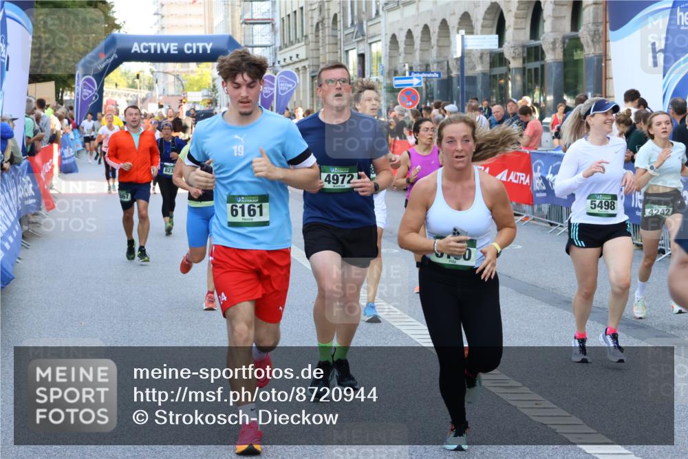 07.09.2025 - BARMER Alsterlauf Strokosch-Dieckow http://msf.ph/oto/8720944 07.09.2025 09:58:56 Ziel 2193, 2270, 2303, 2423, 2612, 2739, 2832, 2993, 3075, 3222, 3264, 3414, 3415, 3438, 3492, 3667, 3763, 3899, 3909, 4123, 4241, 4700, 4760, 4840, 5106, 5552, 5667, 5819, 5996, 6189, 6326, 8379, 8447 meine-sportfotos.de