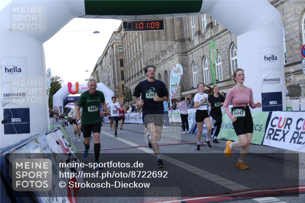 07.09.2025 - BARMER Alsterlauf Strokosch-Dieckow http://msf.ph/oto/8722692 07.09.2025 10:01:07 Ziel 2044, 2579, 3545, 3590, 3956, 4072, 4335, 4365, 4544, 4593, 4867, 5047, 5352, 6152 meine-sportfotos.de