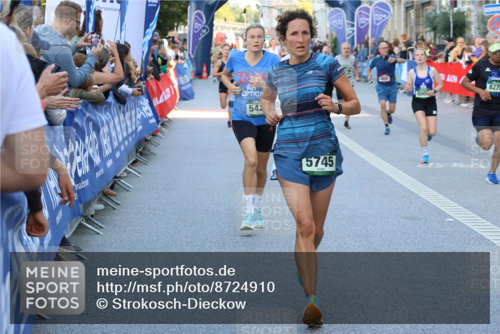 07.09.2025 - BARMER Alsterlauf Strokosch-Dieckow http://msf.ph/oto/8724910 07.09.2025 09:47:57 Ziel 2240, 2626, 2891, 2954, 3206, 3290, 3563, 3711, 3767, 3901, 4304, 4551, 4785, 5110, 5208, 5341, 5380, 5487, 5592, 5606, 5628, 5696, 5777, 6244, 6249, 8317 meine-sportfotos.de