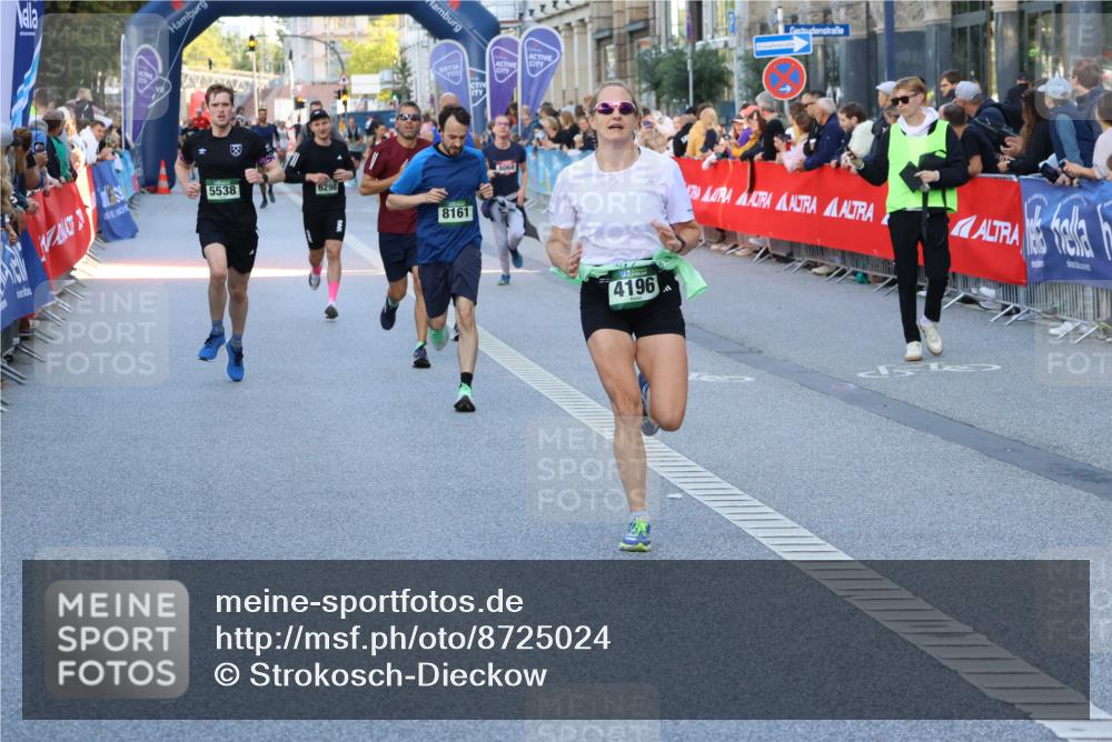 07.09.2025 - BARMER Alsterlauf Strokosch-Dieckow http://msf.ph/oto/8725024 07.09.2025 09:47:28 Ziel 2081, 2121, 2278, 2584, 2656, 3465, 3650, 3974, 4034, 4182, 4731, 4884, 4946, 4977, 5043, 5423, 5745, 5757, 5917, 5966, 6016, 6131, 8009, 8275, 8293, 8391 meine-sportfotos.de