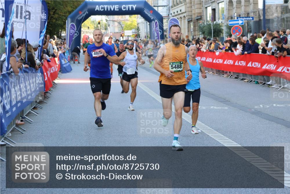 07.09.2025 - BARMER Alsterlauf Strokosch-Dieckow http://msf.ph/oto/8725730 07.09.2025 09:45:00 Ziel 2072, 2745, 2869, 3627, 3877, 4030, 4076, 4228, 4391, 4569, 4575, 4825, 4885, 4974, 5773, 6163, 8015, 8163, 8255, 8442 meine-sportfotos.de