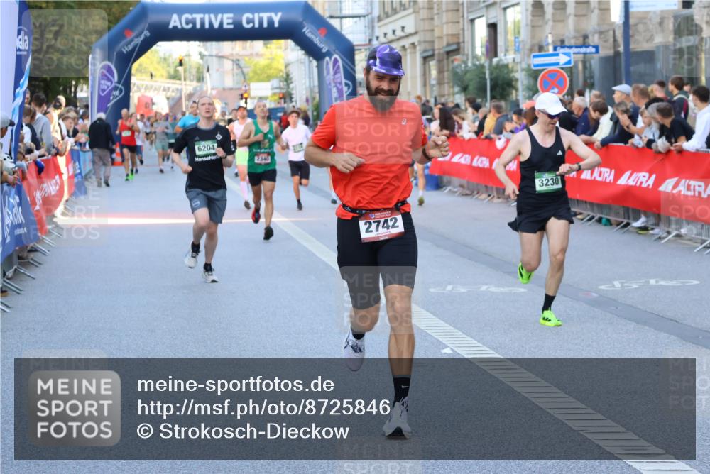 07.09.2025 - BARMER Alsterlauf Strokosch-Dieckow http://msf.ph/oto/8725846 07.09.2025 09:44:37 Ziel 1017, 2361, 2389, 3702, 4482, 4925, 4951, 4959, 5202, 5246, 5317, 5323, 5388, 5488, 5904, 6095, 6113, 6320, 8225, 8458 meine-sportfotos.de