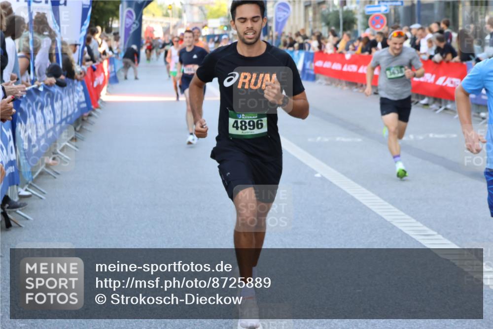 07.09.2025 - BARMER Alsterlauf Strokosch-Dieckow http://msf.ph/oto/8725889 07.09.2025 09:44:28 Ziel 2389, 2561, 3305, 3306, 3702, 4095, 4543, 4599, 4925, 4959, 5126, 5246, 5317, 5388, 5488, 5500, 5913, 6006, 6116, 6320, 8458 meine-sportfotos.de