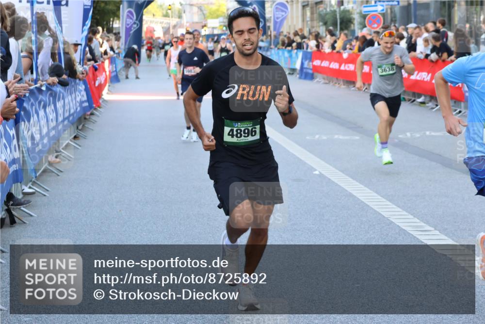 07.09.2025 - BARMER Alsterlauf Strokosch-Dieckow http://msf.ph/oto/8725892 07.09.2025 09:44:28 Ziel 2389, 2561, 3305, 3306, 3702, 4095, 4543, 4599, 4925, 4959, 5126, 5246, 5317, 5388, 5488, 5500, 5913, 6006, 6116, 6320, 8458 meine-sportfotos.de
