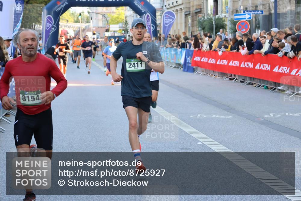 07.09.2025 - BARMER Alsterlauf Strokosch-Dieckow http://msf.ph/oto/8725927 07.09.2025 09:44:21 Ziel 2340, 2389, 2561, 2742, 3230, 3305, 3306, 4095, 4543, 4599, 4959, 5126, 5246, 5317, 5388, 5500, 5913, 6006, 6116, 6204, 6320 meine-sportfotos.de