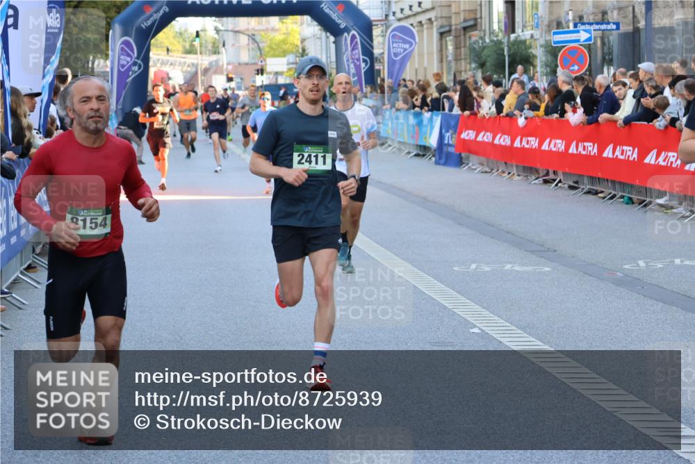 07.09.2025 - BARMER Alsterlauf Strokosch-Dieckow http://msf.ph/oto/8725939 07.09.2025 09:44:20 Ziel 2212, 2340, 2389, 2561, 2742, 3230, 3305, 3306, 4095, 4543, 4599, 5126, 5246, 5317, 5388, 5500, 5913, 6006, 6116, 6204, 6320 meine-sportfotos.de