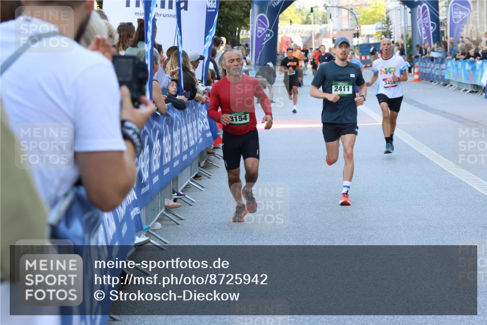 07.09.2025 - BARMER Alsterlauf Strokosch-Dieckow http://msf.ph/oto/8725942 07.09.2025 09:44:19 Ziel 2212, 2340, 2389, 2561, 2742, 3230, 3305, 3306, 4095, 4543, 4599, 5126, 5317, 5388, 5500, 5913, 6006, 6116, 6204, 6320 meine-sportfotos.de