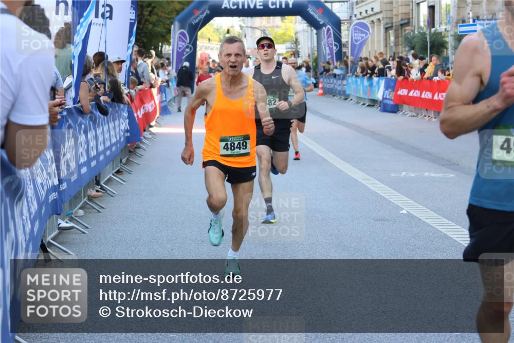 07.09.2025 - BARMER Alsterlauf Strokosch-Dieckow http://msf.ph/oto/8725977 07.09.2025 09:44:10 Ziel 2212, 2340, 2561, 2742, 2785, 3230, 3638, 4543, 4599, 4896, 5500, 5983, 6116, 6120, 6204 meine-sportfotos.de
