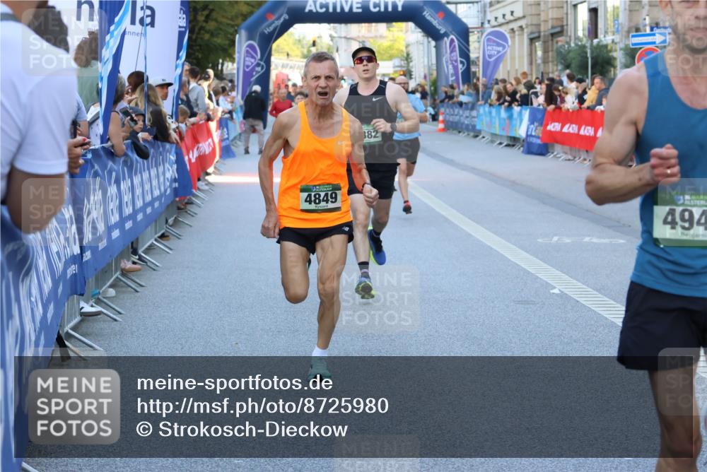 07.09.2025 - BARMER Alsterlauf Strokosch-Dieckow http://msf.ph/oto/8725980 07.09.2025 09:44:10 Ziel 2212, 2340, 2561, 2742, 2785, 3230, 3638, 4543, 4599, 4896, 5500, 5983, 6116, 6120, 6204 meine-sportfotos.de
