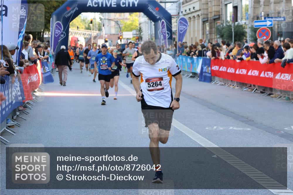 07.09.2025 - BARMER Alsterlauf Strokosch-Dieckow http://msf.ph/oto/8726042 07.09.2025 09:43:53 Ziel 2411, 2826, 3458, 3596, 4382, 4472, 4849, 4896, 5034, 5227, 5751, 5862, 6108, 6120, 6193, 8154 meine-sportfotos.de