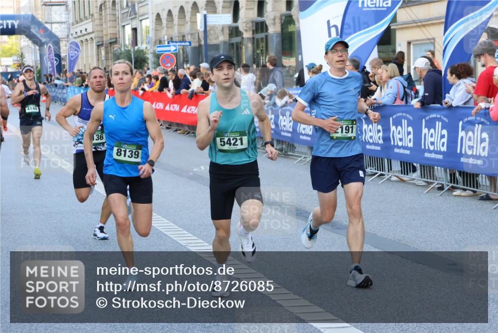 07.09.2025 - BARMER Alsterlauf Strokosch-Dieckow http://msf.ph/oto/8726085 07.09.2025 09:43:45 Ziel 2339, 2409, 2411, 2618, 2699, 2826, 3480, 3596, 4382, 4472, 4849, 4949, 5034, 5227, 5751, 5862, 6020, 6051, 6108, 6193, 6255, 8040, 8113, 8154, 8364 meine-sportfotos.de