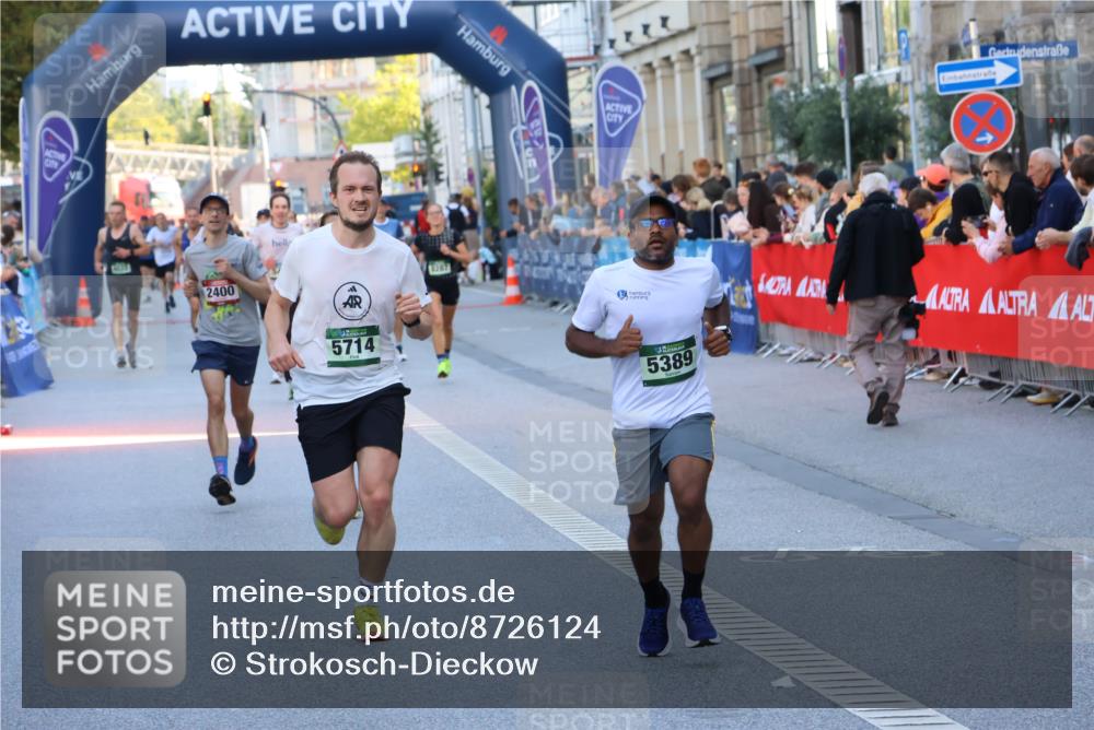 07.09.2025 - BARMER Alsterlauf Strokosch-Dieckow http://msf.ph/oto/8726124 07.09.2025 09:43:34 Ziel 2339, 2409, 2618, 2699, 2826, 3480, 4849, 4949, 5264, 5862, 6020, 6051, 6178, 6250, 6255, 8040, 8113, 8364 meine-sportfotos.de
